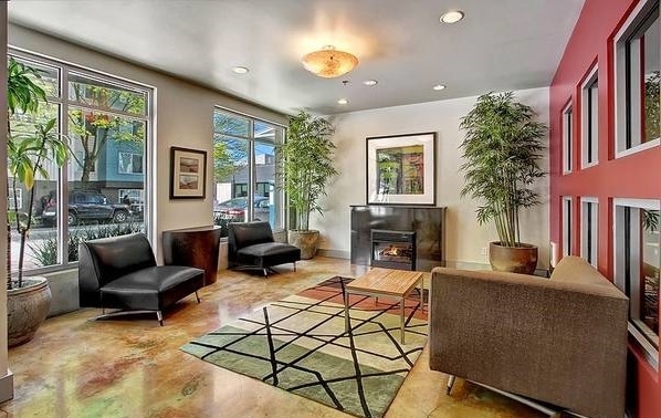 Building Photo - 2440 Western Ave