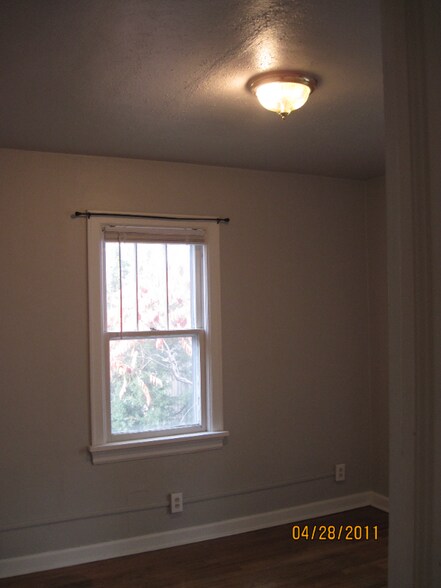 Building Photo - 505 Alderson Ave