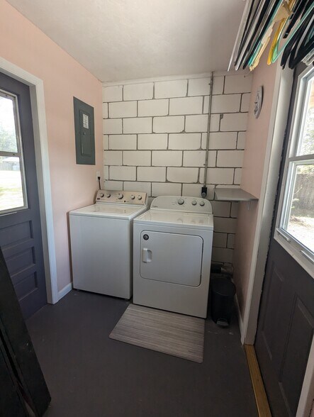 Building Photo - 5014 NW 29th St