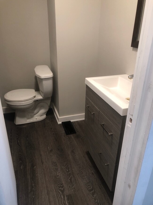 Building Photo - 406 Magnolia Ave