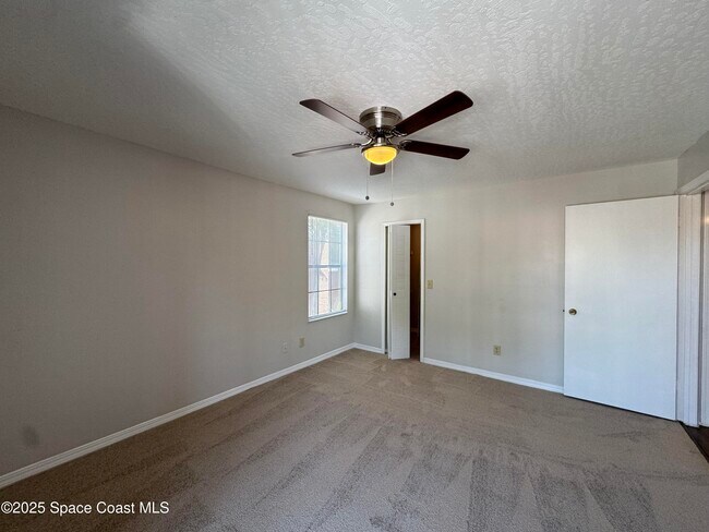 Building Photo - 7667 N Wickham Rd