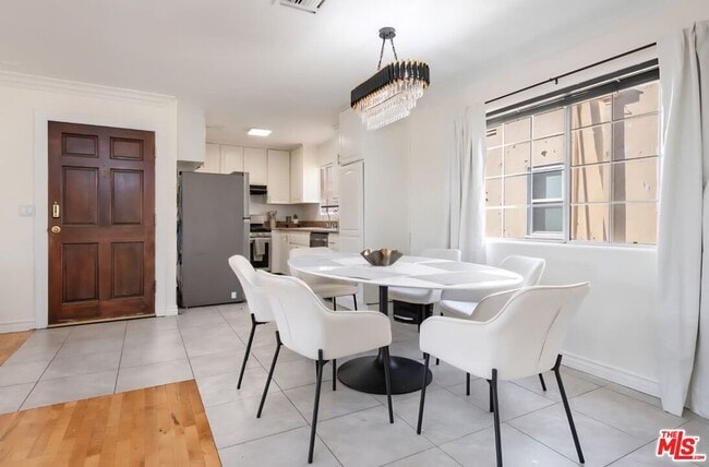 Building Photo - 525 N Orange Dr