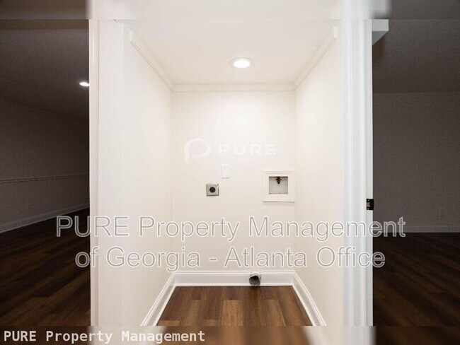 Building Photo - 1138 Gerald Pl SW