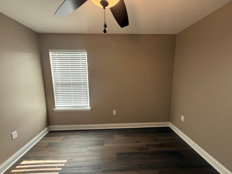 Building Photo - 4624 Dove Way