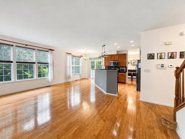Building Photo - Spacious 4 Bed / 3.5 Bath Home with Finished Basement & Community Amenities in Wadsworth!