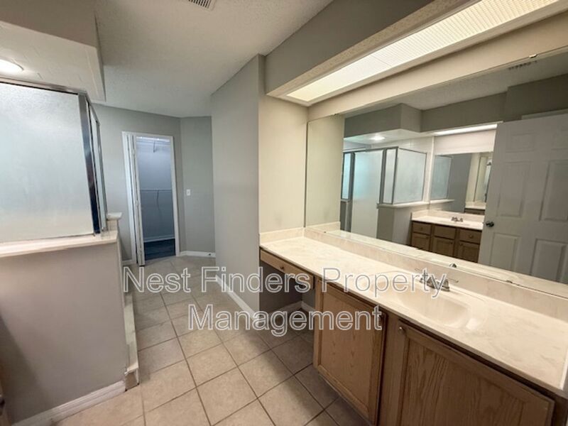 Building Photo - 816 Brookstone Ct