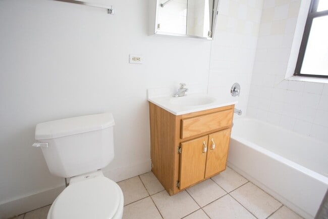 Floorplan - 5300-5308 S. Greenwood Avenue