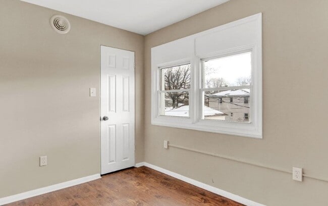 Building Photo - Coming Soon! Charming 2 Bedroom, 1 Bath Ho...
