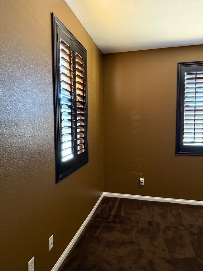 Building Photo - Magnificent Home Located In Guard Gated Tuscany!