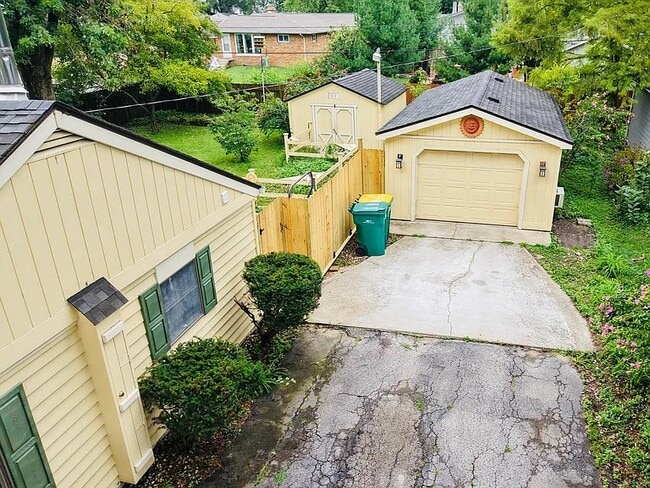 Building Photo - Rutledge Home