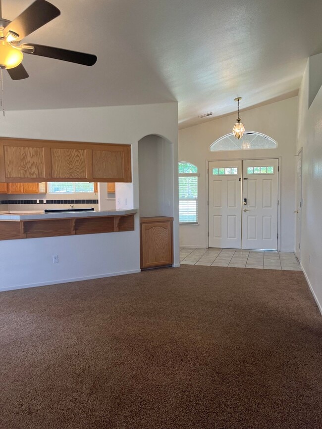 Building Photo - 950 Geneva Dr