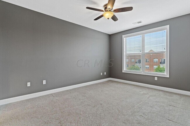 Building Photo - 953 Ingleside Ave