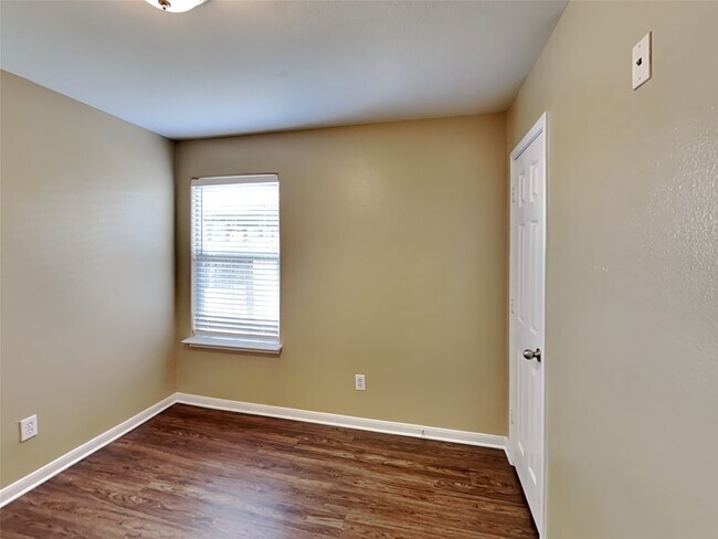 Building Photo - 3926 Cloudbluff Ln