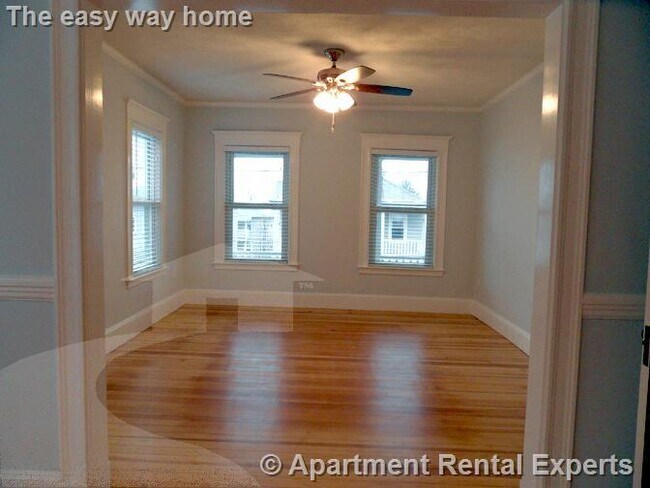 Building Photo - Medford/Tufts 2+ Bedroom - Dishwasher - La...