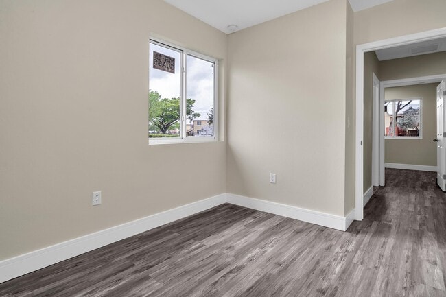 Building Photo - 2451 NW 21st St