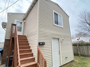 Building Photo - 2240 White Oak Ave