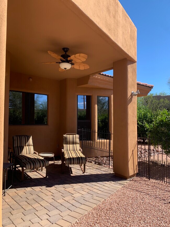 Stunning 3 bedroom, 2.5 bathroom Custom home for lease in beautiful Rio Verde! - 26446 N Avenida del Ray