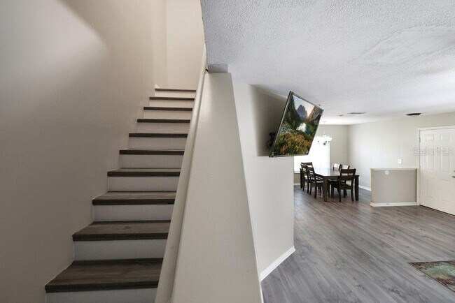 Building Photo - 7127 Waterside Dr
