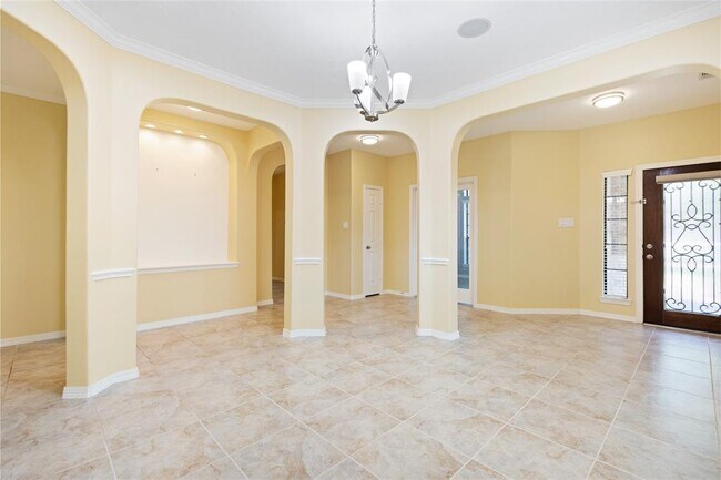 Building Photo - 1240 Pisana