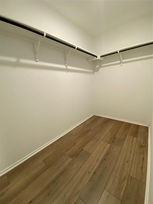 Building Photo - 13704 Knights Br Dr