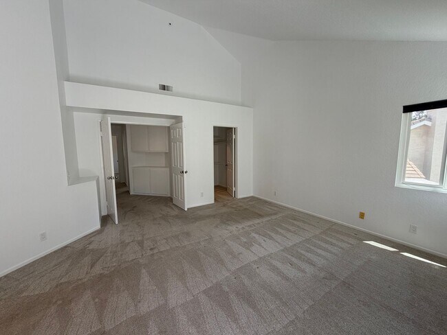 Building Photo - Beautiful 3 bed/3 bath In San Clemente