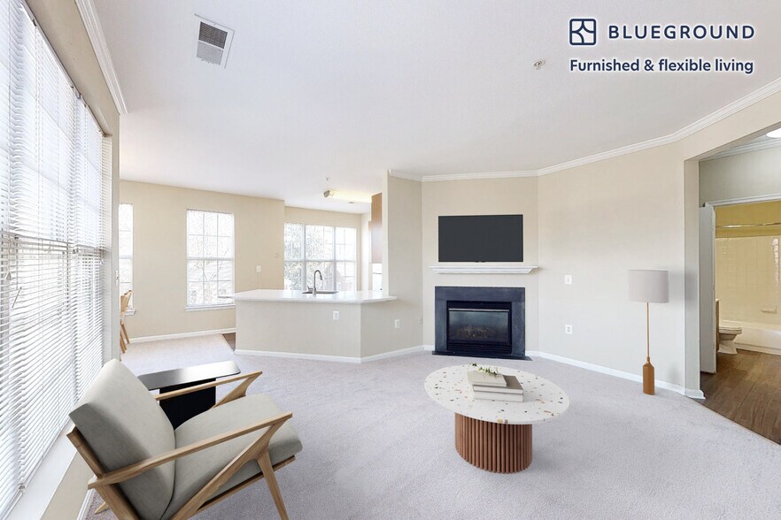 Building Photo - 2350 26th Ct S