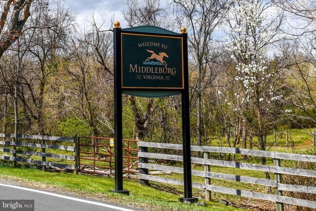 Building Photo - 17 S Madison St