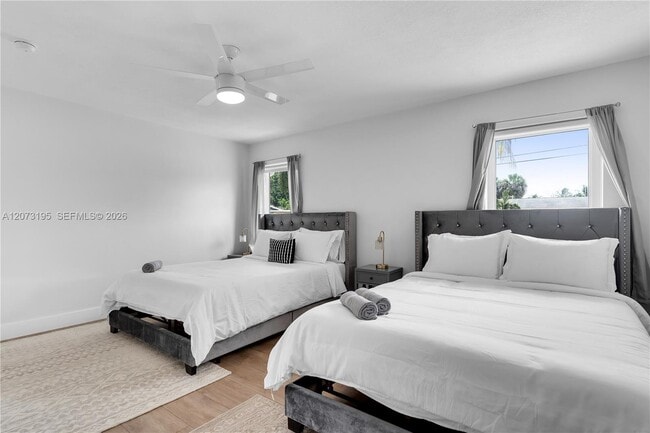 Building Photo - 617 NW 30th Ct