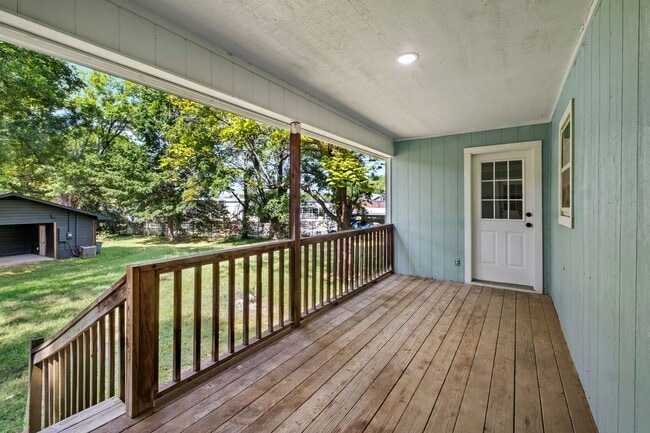 Building Photo - 4024 E Wagon Wheel Rd