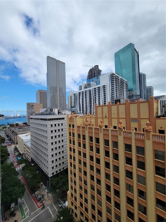 Building Photo - 151 SE 1st St