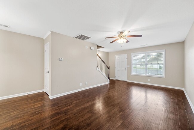 Building Photo - Two Bedroom in Governor's Crossing!