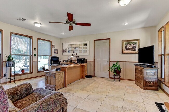 Building Photo - 13075 FM 121