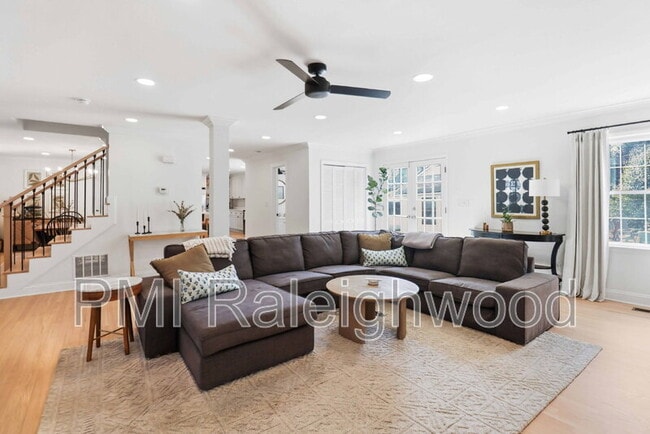 Building Photo - 322 E Millbrook Rd