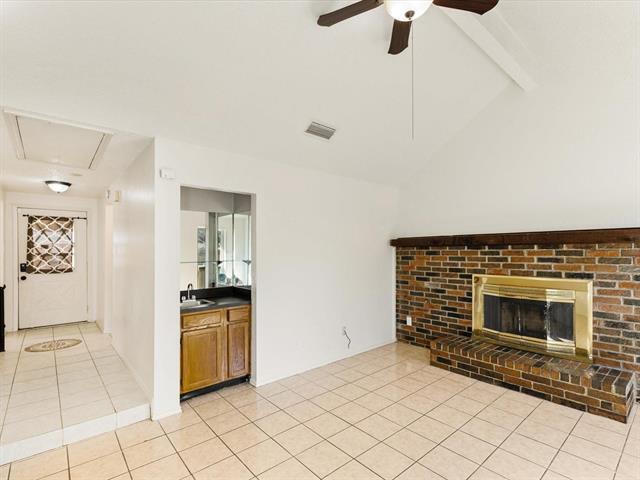 Building Photo - 4621 Riverpark Dr