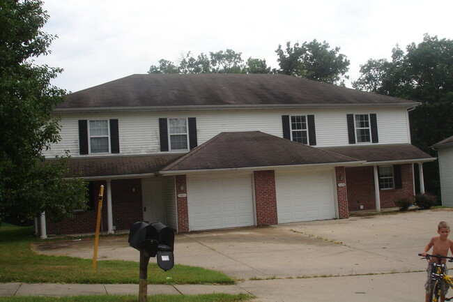 Primary Photo - Godas Circle 5304-06
