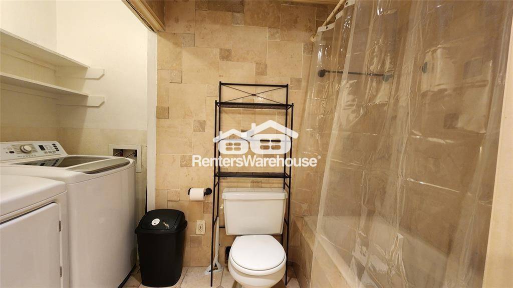 Building Photo - 2508 Bering Dr