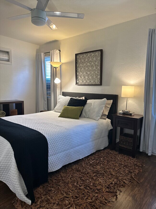 Second Bedroom - 241 E Home St