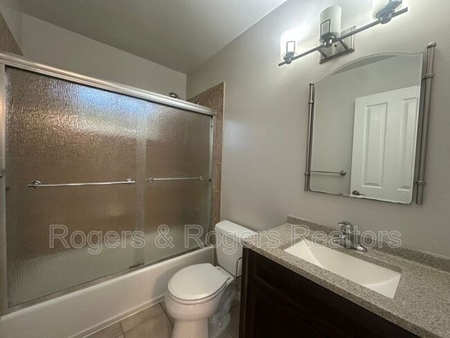 Building Photo - 3592 Payne Ave