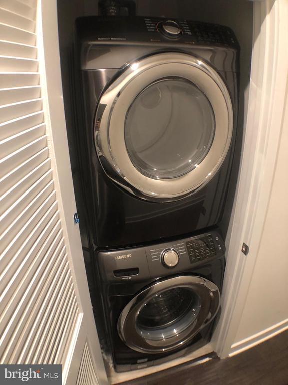 Building Photo - 6212 Editors Park Dr