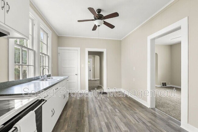 Building Photo - 3712 S Anthony Blvd