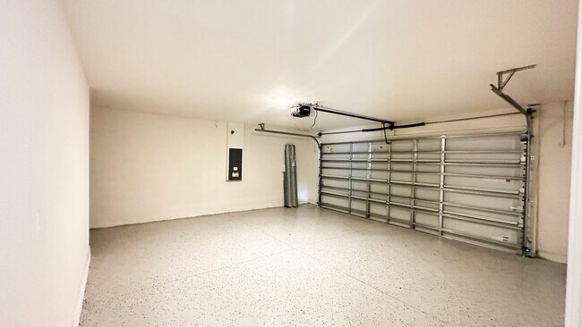 Building Photo - 2926 Rock Sound St