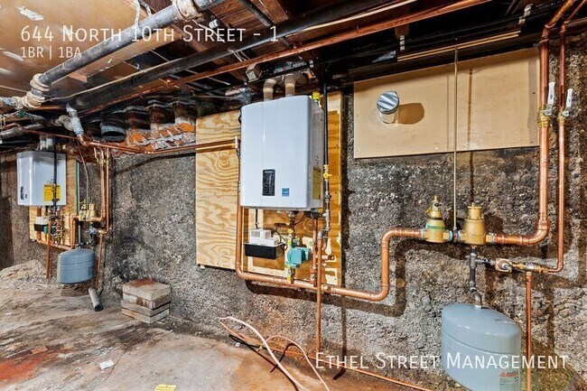 Building Photo - 644 N 10th St
