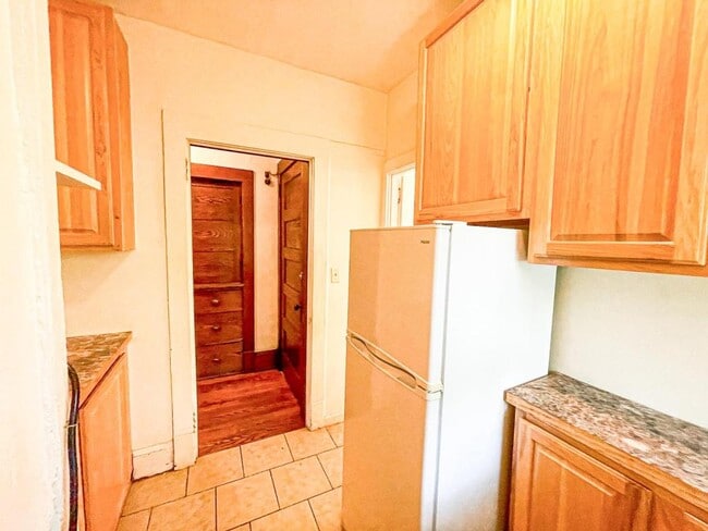 Building Photo - 207 Kelvin Pl