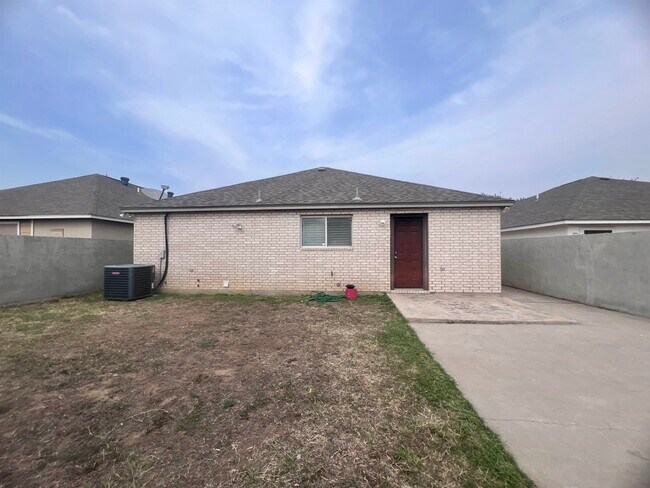 Building Photo - 11110 Revilla Dr