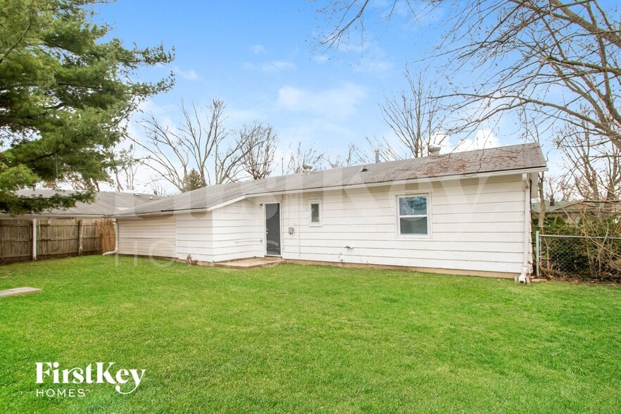 Building Photo - 3107 N Fuller Dr