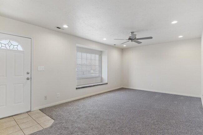 Building Photo - 353 N 360 W