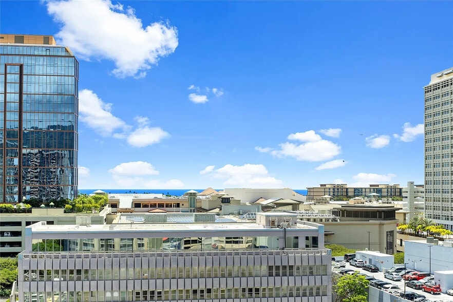Building Photo - 750 Amana St