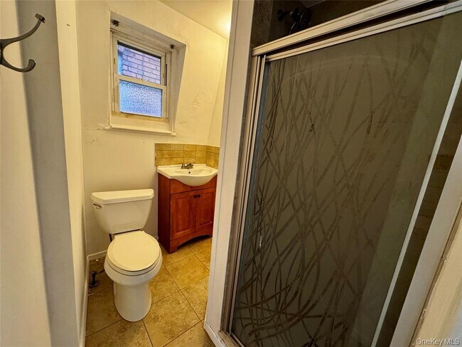 Building Photo - 9 Grand St