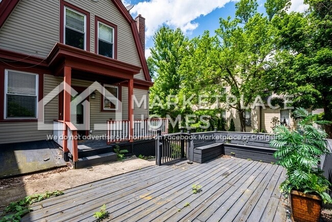 Building Photo - 2922 Hackberry St