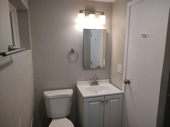 Building Photo - 2652 Landsburn Dr
